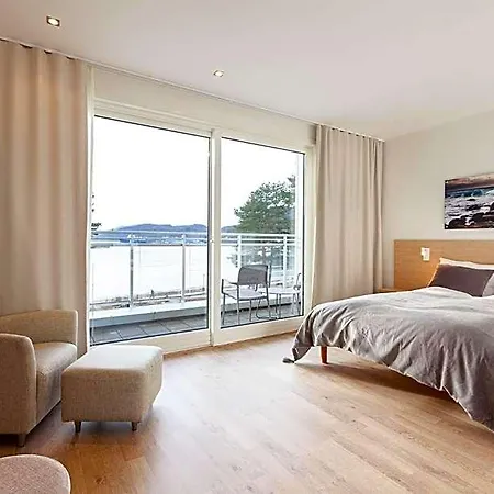 Rosfjord Strandhotel מלון 4*